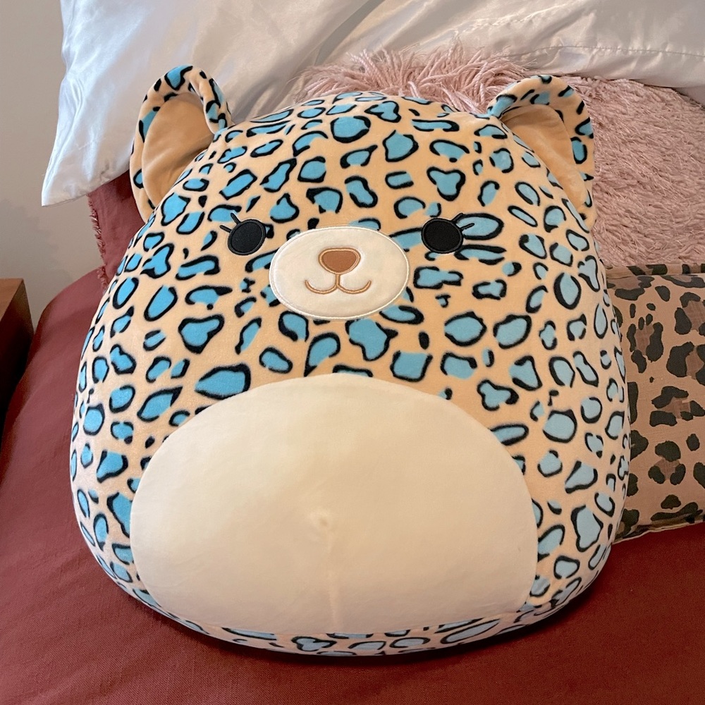 Huge cheetah squishmallow